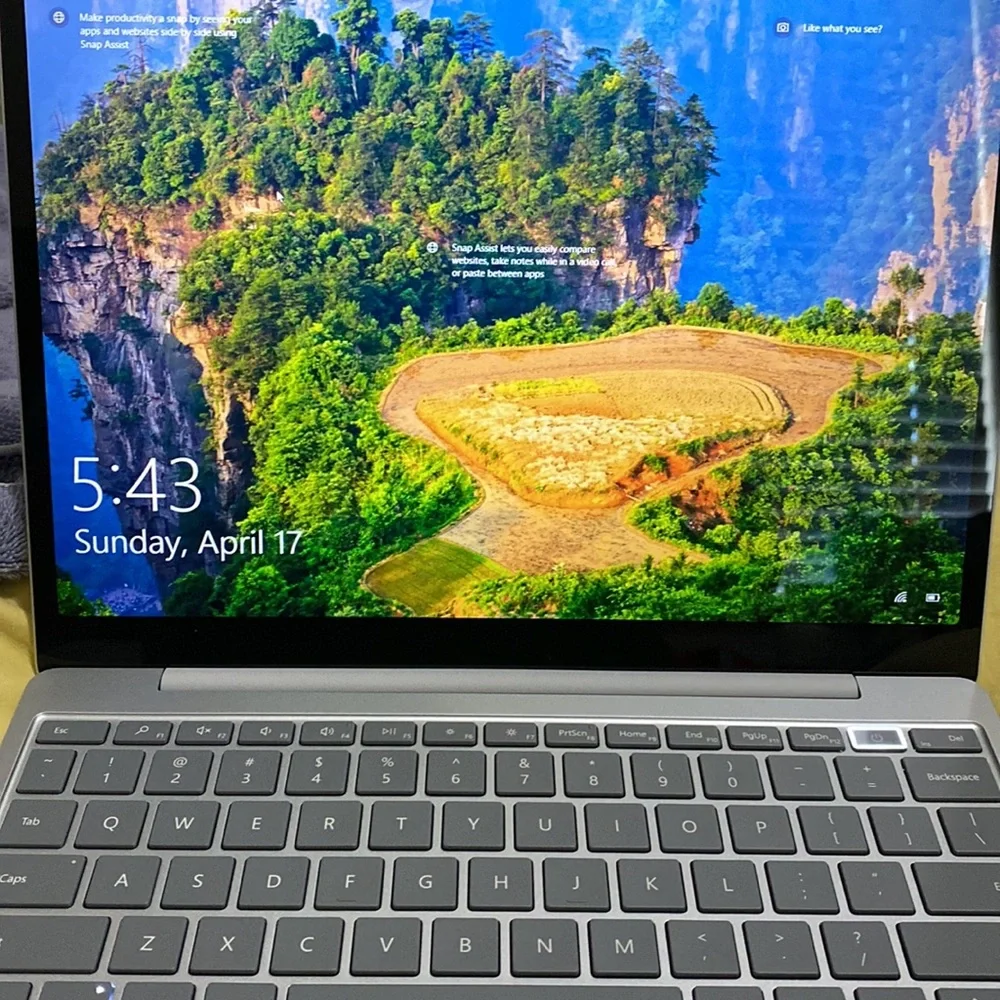 Surface Laptop Go for Business - Platinum, Intel Core i5, 8GB RAM…